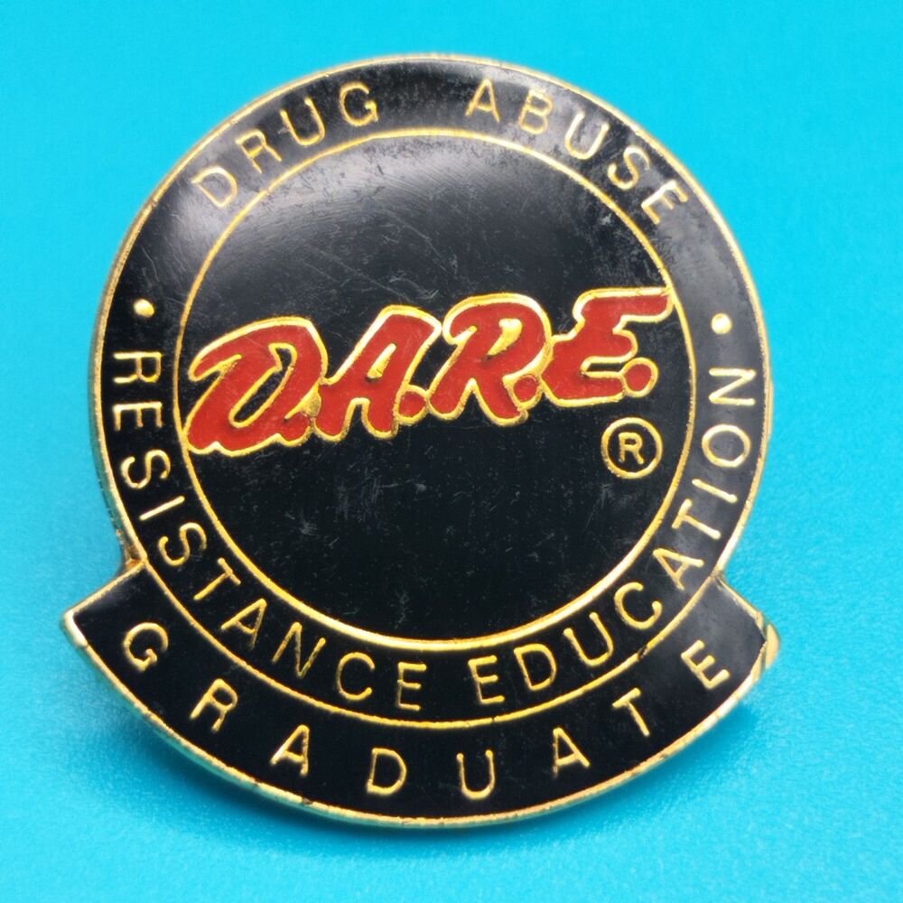 D.A.R.E  Vintage Pin Graduate DARE Drug Abuse Resistance Education